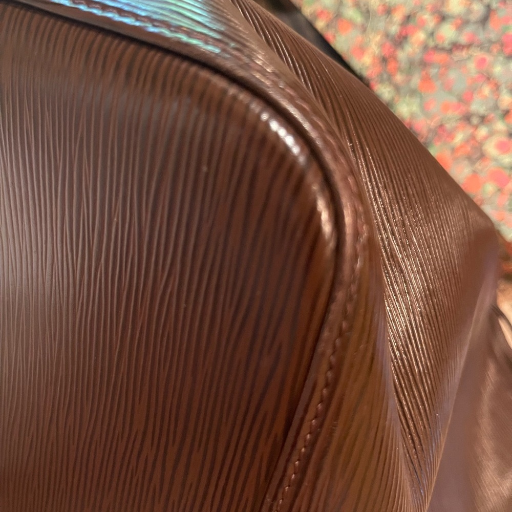 Louis Vuitton Noe. Petit Noe in Moka Rich Chocolate! Beautiful Pre Loved Bag! - Picture 9 of 16